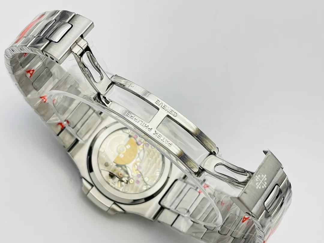【Top Replica】💰6400! Patek Philippe [PFF Factory2022 Wall Crack Recommendation] The highest version on the market V5 upgraded ultra-thin version [The highest quality version on the market] Patek Philippe Patekphilippe Sports Series (Nautilus) 5724 (Domineering President) upgraded ultra-thin version of the Pearl Tuo, details: 1⃣️All functions are the same as the genuine ones (10-digit kinetic energy display, 7-digit calendar and moon phase 4-digit small second hand), with the same horizontal embossed pattern as the original, with fluorescent scales! 2⃣️Diameter 40 mm, 904L gold-plated stainless steel, sapphire glass mirror. 3⃣️The outer diamonds of models 5722 and 5724 are Swarovski diamonds, which are transparent and shiny, with extraordinary temperament. As close to the original as possible within the current state of the art, this watch is ready for all occasions! PFF Factory’s ingenious work welcomes your appreciation! (Buy now and get a PFF factory-customized version of a business pen for free, so that you can face any challenge calmly with full taste and style)